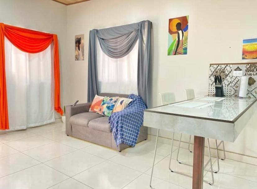 ألاخويلا Orange Apartment 5 Min Aeropuerto Juan Santamaria المظهر الخارجي الصورة